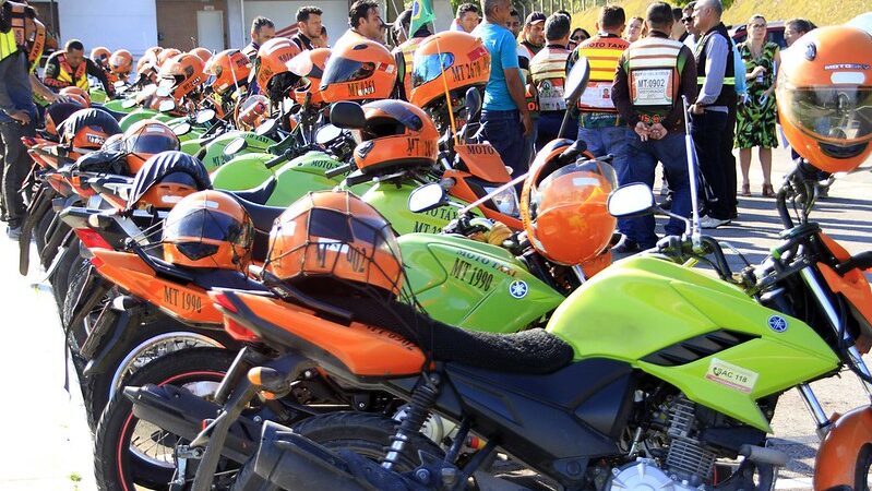Toco Santana fará entrega de 230 capacetes e coletes a mototaxistas com apoio do Governo do Amazonas