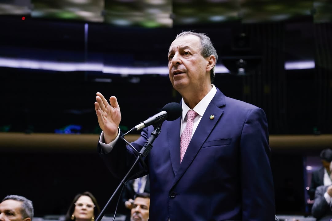 Senador Omar Aziz defende PEC e reforça compromisso com a educação inclusiva