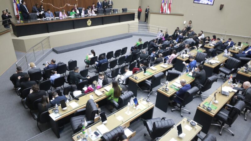 Pedido de CPI sobre programa ‘Asfalta Manaus’ agita Aleam após morte de grávida