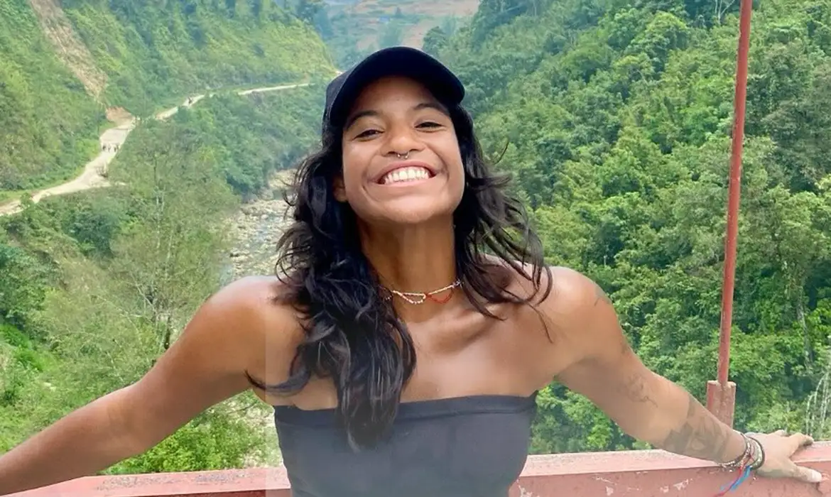 Corpo de turista brasileira é resgatado de cratera na Indonésia