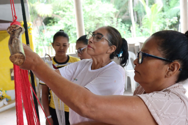 Projeto Vitrine de Saberes Artesanais promove empreendedorismo feminino e valorização cultural em Parintins