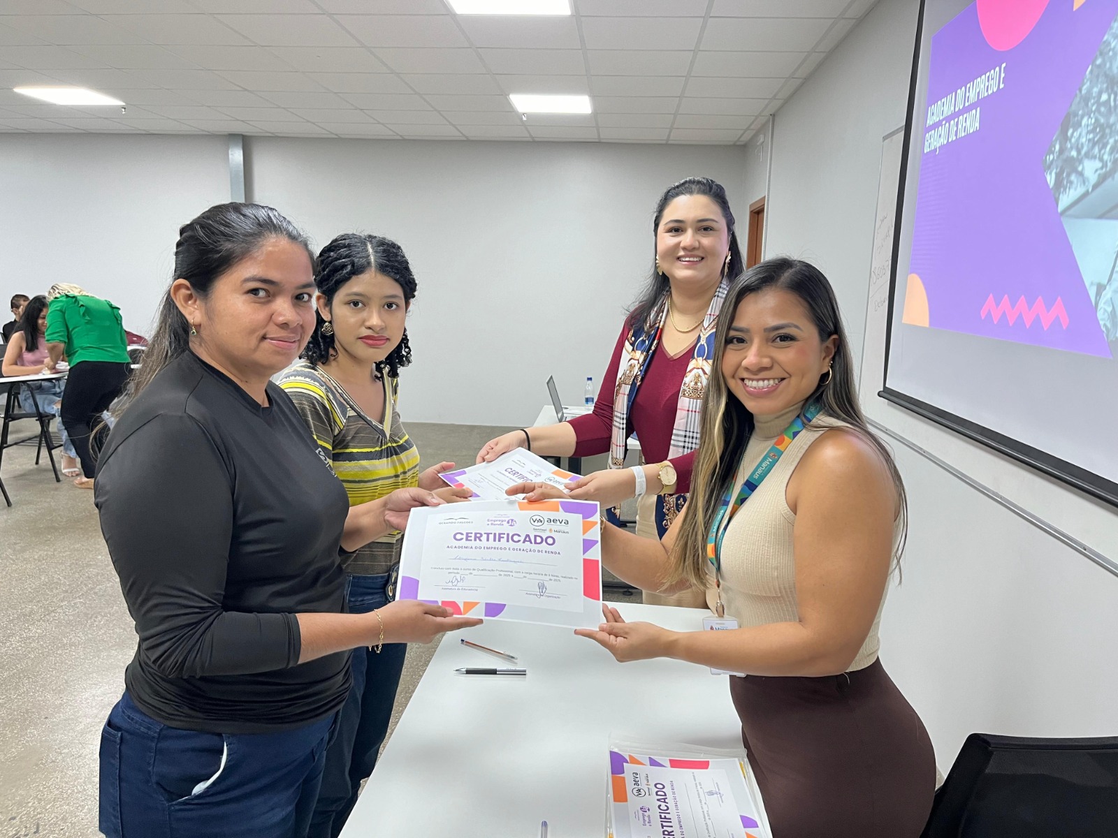 100 vagas abertas para oficina de designer de sobrancelhas; saiba como se inscrever