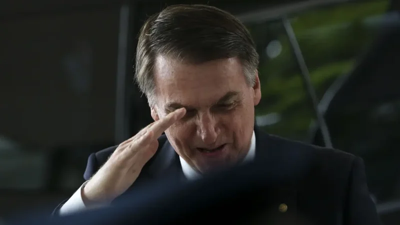 Relatório da PF diz que Bolsonaro movimentou R$ 30,5 milhões em um ano