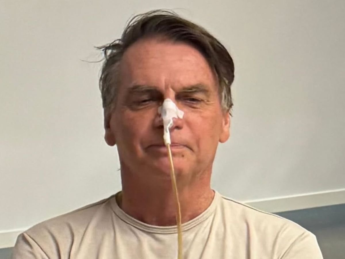 Bolsonaro é encaminhado ao hospital às pressas em Brasília