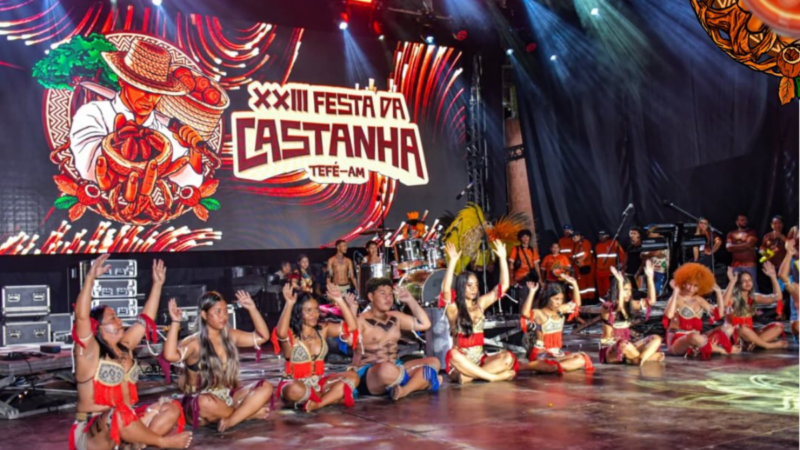 Beleza, cultura e tradição marcam a primeira noite da XIII Festa da Castanha em Tefé