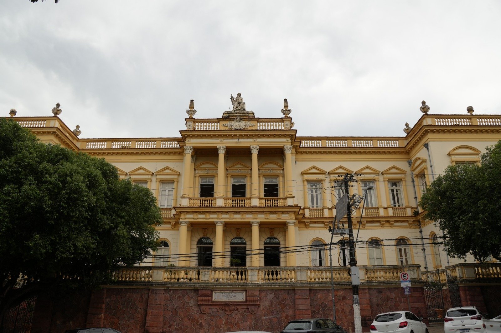 Palácio da Justiça comemora 20 anos com júri simulado, balé e programação gratuita nesta sexta