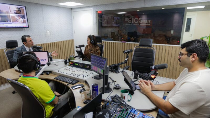 Wilker Barreto destaca duplicação da AM-010 e anuncia prazo para retomada das obras da UPA de Tabatinga em entrevista à Rádio Rios FM