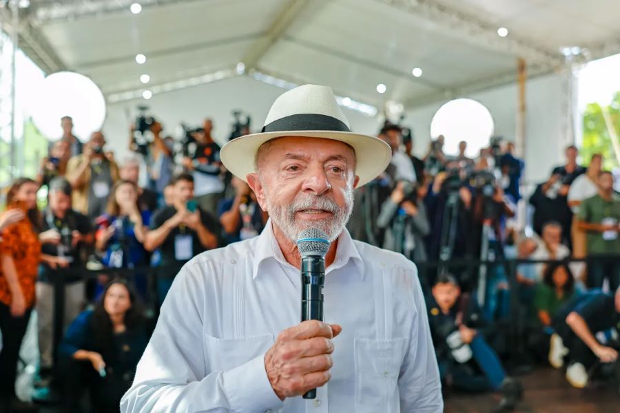Lula chama Flávio Bolsonaro de “traidor da pátria” após carta aos EUA