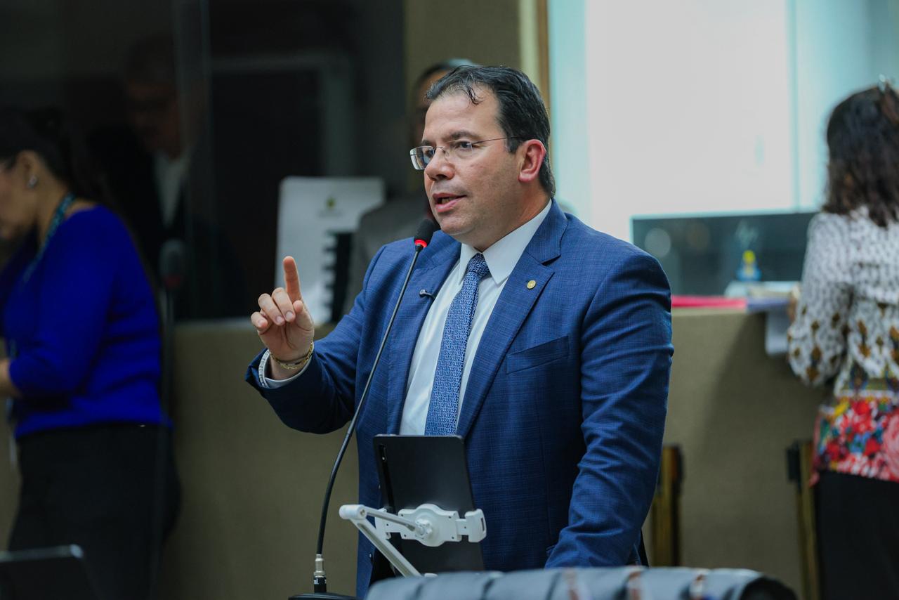 Após inspeção do TCE, Wilker Barreto defende investigação sobre rombo de mais de R$1 bilhão na educação