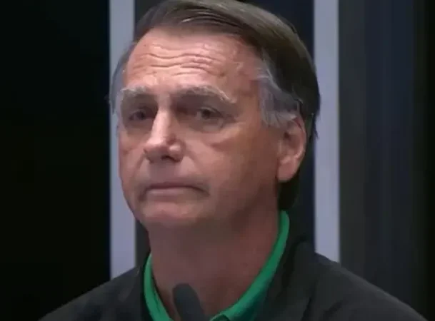 Defesa de Bolsonaro diz que arma não localizada está com a Polícia Civil