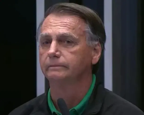 Defesa de Bolsonaro diz que arma não localizada está com a Polícia Civil
