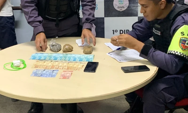 Homem é preso com drogas e mais de R$ 1,5 mil durante operação da PM no bairro Educandos