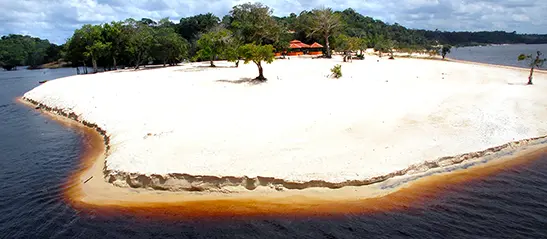 Sesc Amazonas anuncia programação de passeios para praias, cachoeiras e balneários; confira