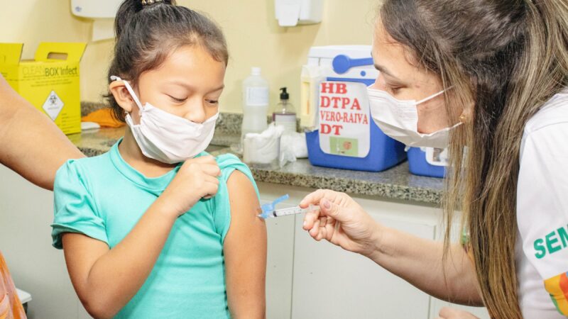 Multivacinação em Manaus: Prazo para atualizar caderneta termina nesta terça-feira