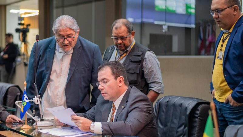 Wilker Barreto pede que presidente da Aleam crie plano de carreira para servidores efetivos