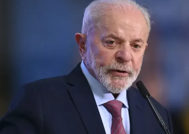 Lula recebe advogado de Lulinha em meio a investigações da PF