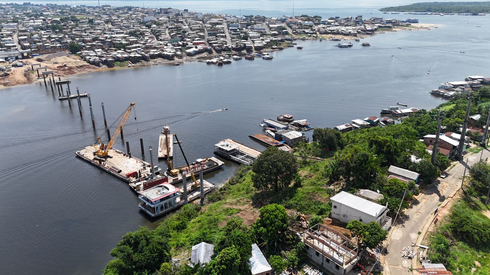 Máquinas chegam ao último trecho da Ponte Tefé/Abial e obra avança para nova etapa