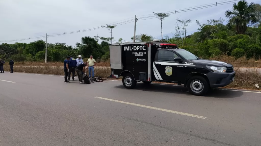 Corpo de mulher é encontrado em estado de decomposição na AM-070, em Iranduba