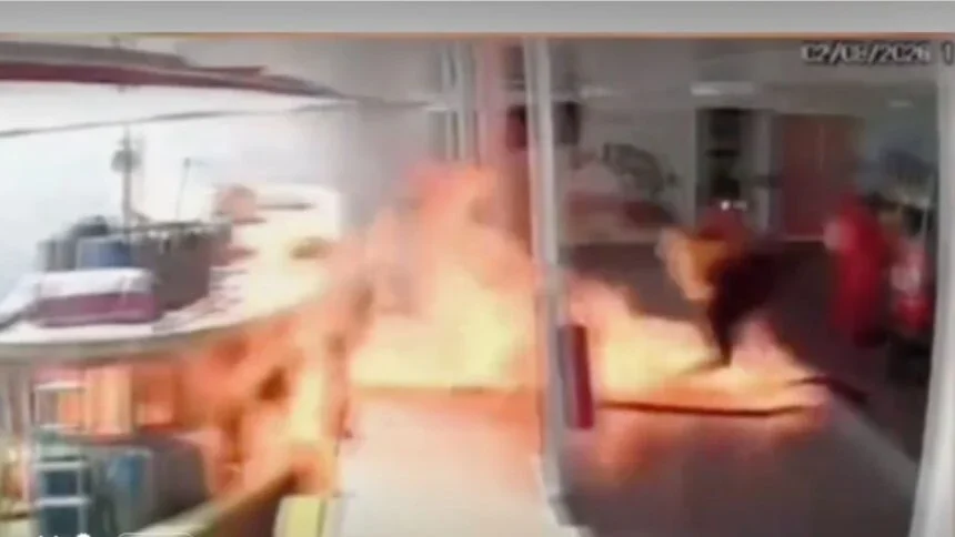 VÍDEO: Barco explode durante abastecimento e é destruído por incêndio em Barcelos