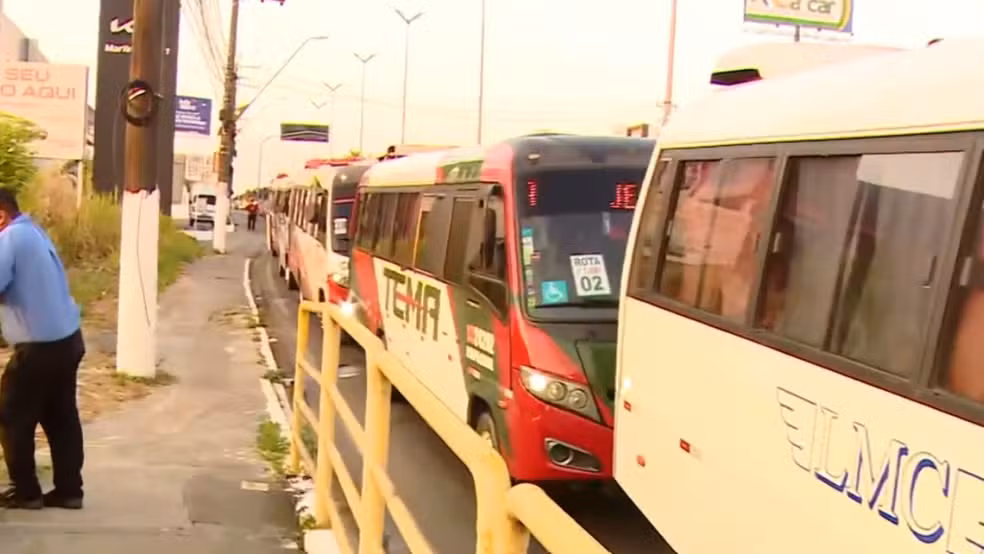 Paralisação das rotas do Distrito Industrial: trabalhadores rejeitam reajuste de 3% em Manaus
