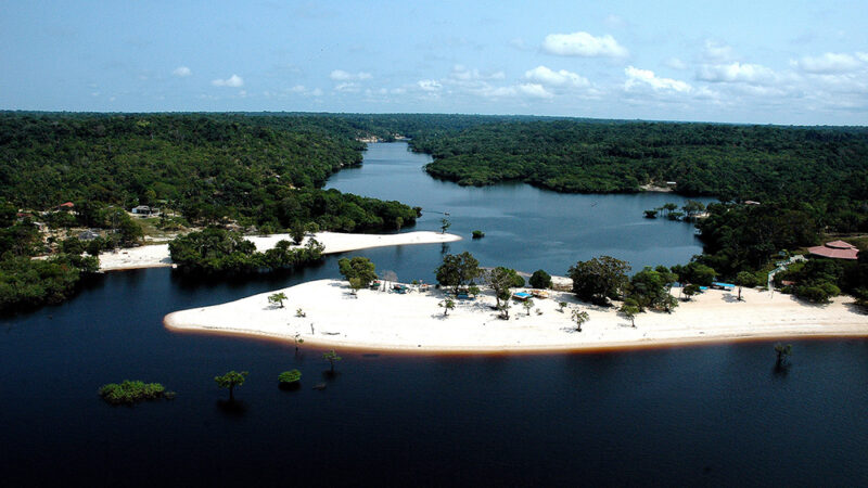 Confira passeios para praias e cachoeiras no Amazonas a partir de R$ 75
