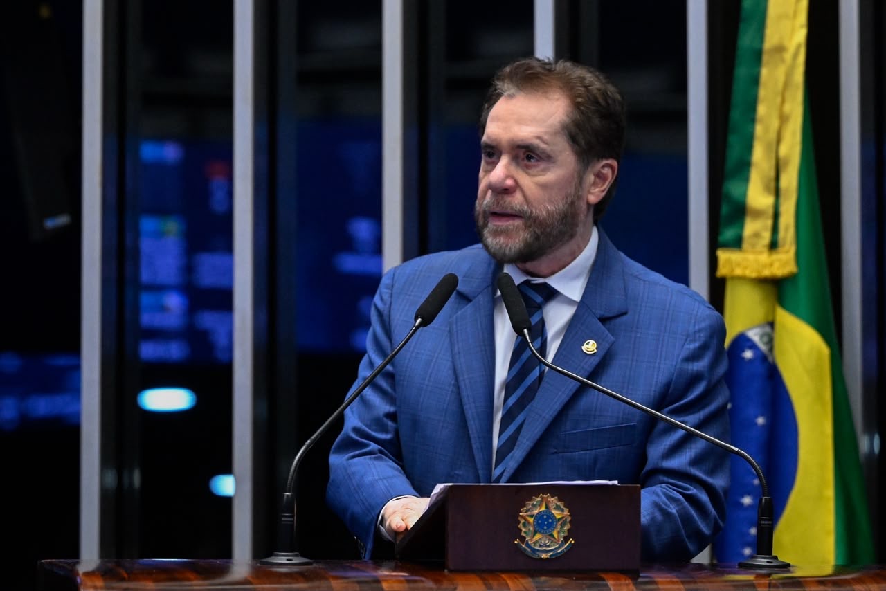 Plínio Valério busca reeleição para dar continuidade à PEC que estabelece mandatos para ministros do STF