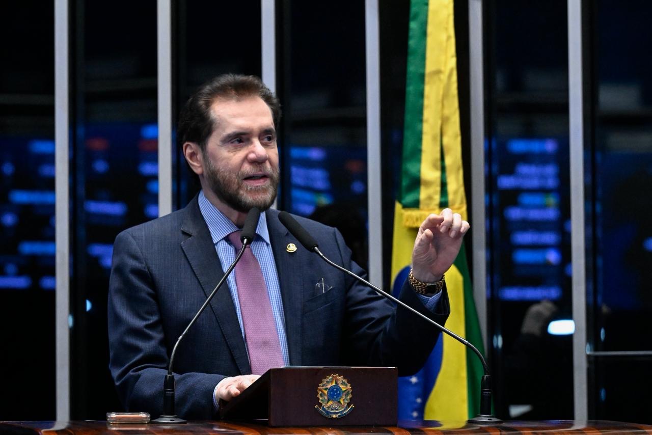 Senador Plínio Valério critica Governo Federal e alerta para grupos armados em aldeias de São Gabriel da Cachoeira