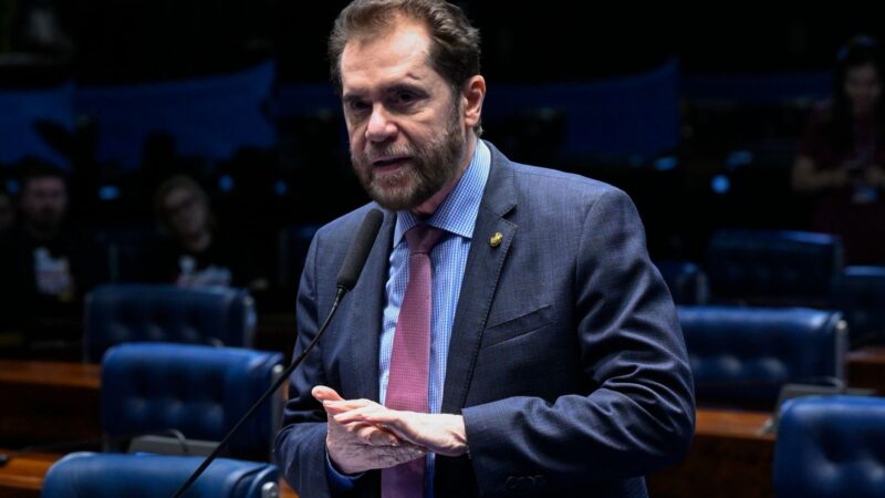 Plínio Valério alerta para exploração de terras-raras no Amazonas e volta a criticar venda da mina de Pitinga