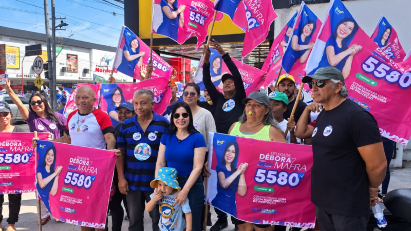 Delegada Débora Mafra ganha as ruas de Manaus e é recebida com carinho durante caminhada pelas zonas Leste, Norte e Oeste