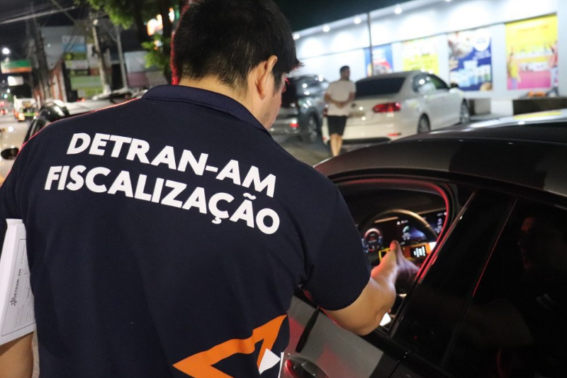 Agentes devem usar câmeras no peito na fiscalização de trânsito no AM