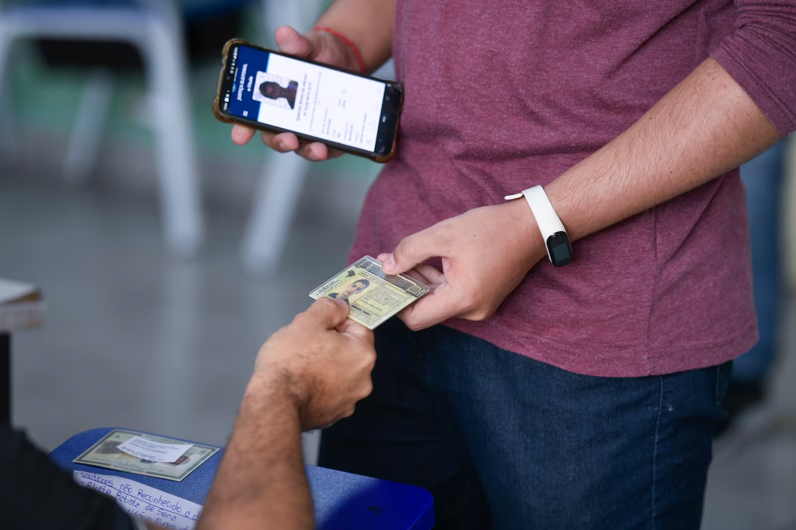 Eleições 2026: menos de 40% dos eleitores têm e-Título; veja como emitir