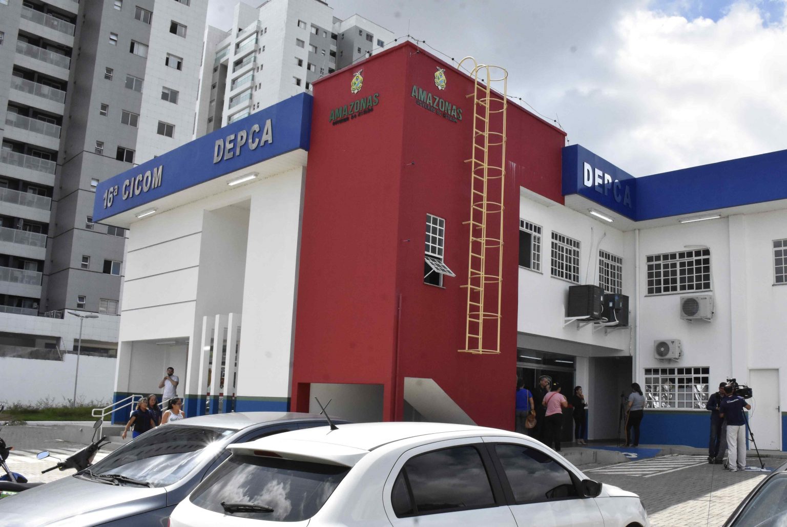 “Mãe, socorro: Crianças clamam por ajuda durante supostas agressões em Manaus