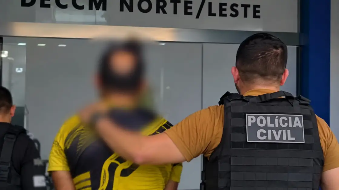 Homem tenta assassinar ex-namorada com mata-leão em Manaus e termina preso