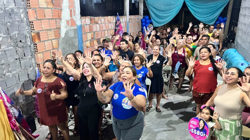 Débora Mafra defende maior participação das mulheres na política durante reunião no Coroado 1, em Manaus
