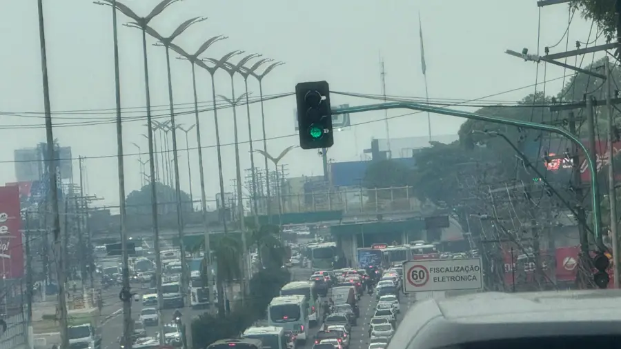 Manaus amanhece sufocada por fumaça e qualidade do ar chega a nível péssimo