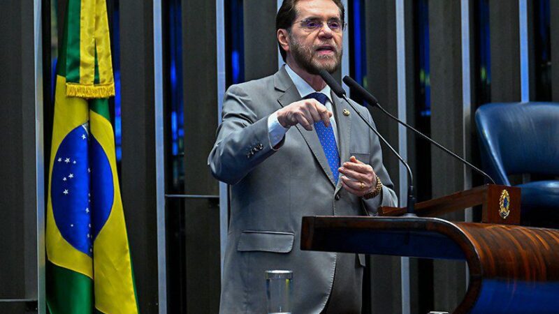 Plínio Valério vota pelo fim da escala 6×1 e defende mais qualidade de vida para o trabalhador
