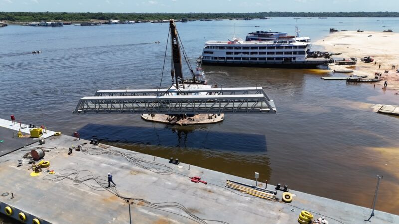 Nova estrutura do Porto de Tefé ganha forma com balsa de 120 metros e rampa de acesso