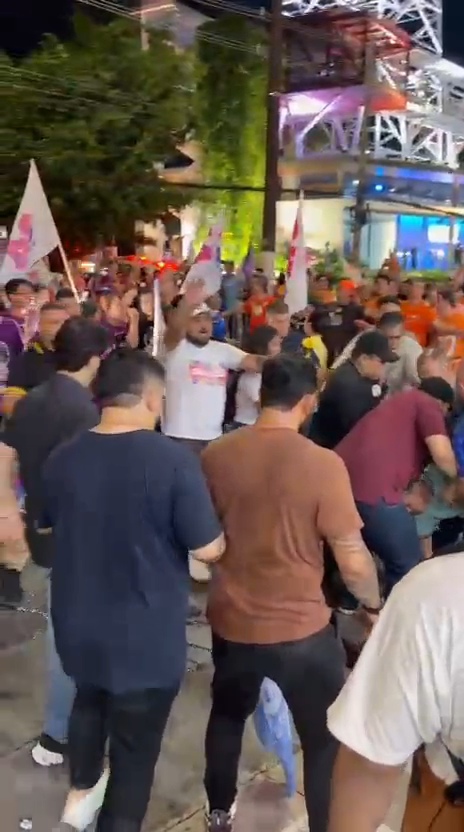 Vídeo: Briga entre apoiadores de candidatos termina em pancadaria durante debate em Manaus