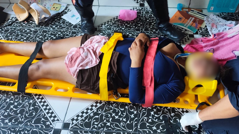 VÍDEOS: homem é procurado após agredir e nocautear mulher com chute no rosto em Tabatinga