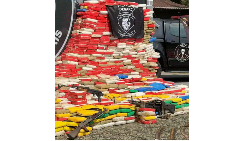 Operação apreende 4,5 toneladas de skunk e armas de guerra no AM