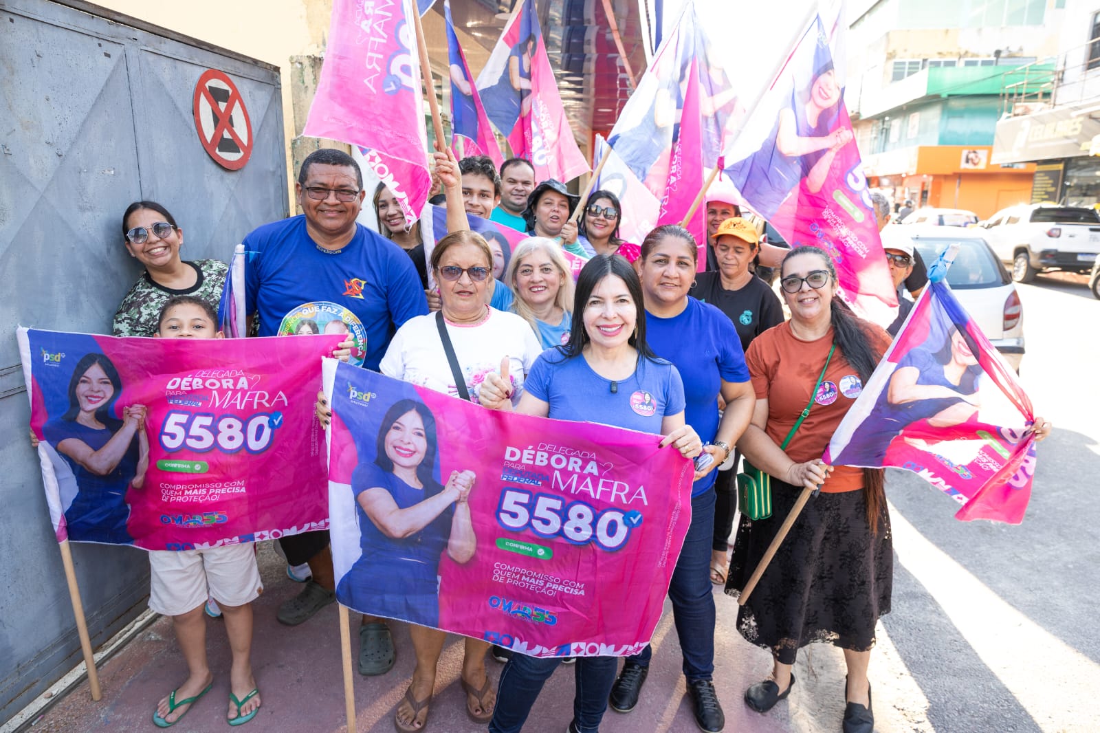 Na reta final, Débora Mafra intensifica caminhadas e percorre bairros da Zona Norte de Manaus